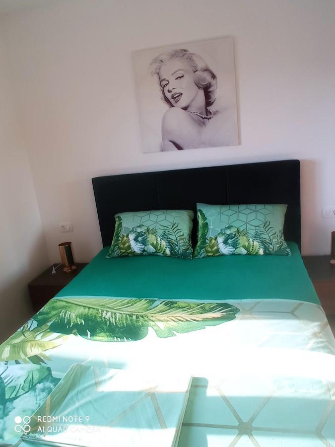 Apartman Smaragd Zivogosce Živogošće Exterior foto