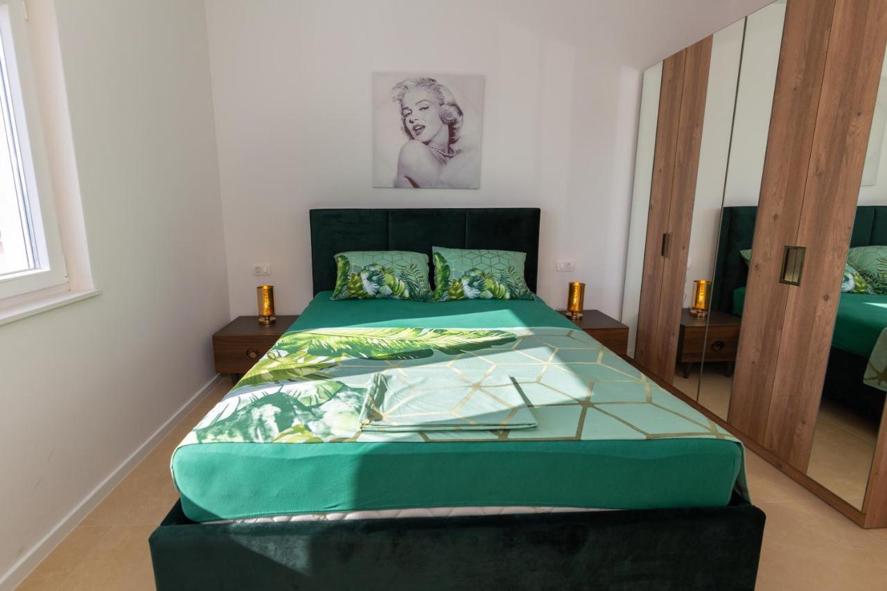 Apartman Smaragd Zivogosce Živogošće Exterior foto