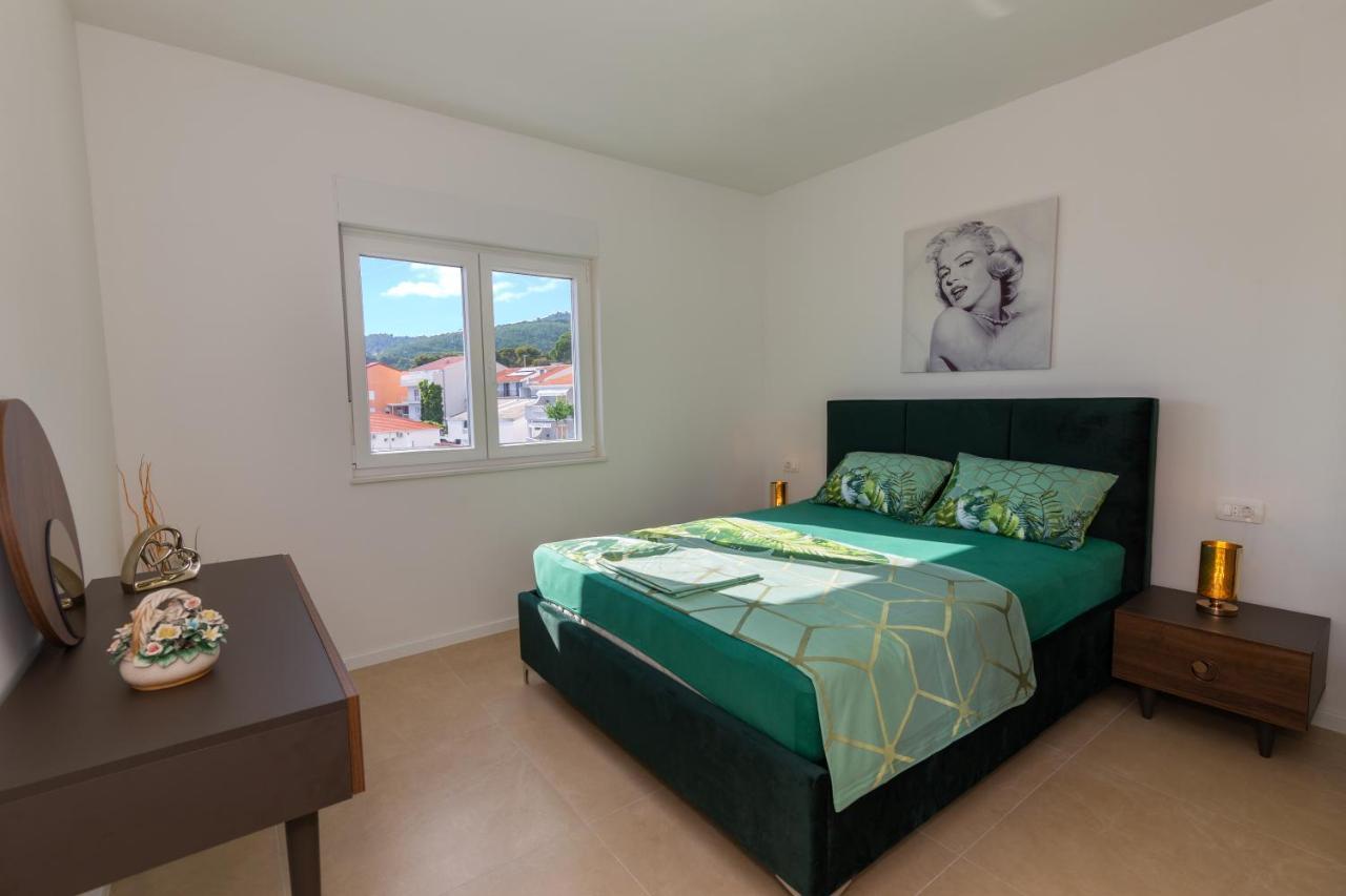 Apartman Smaragd Zivogosce Živogošće Exterior foto